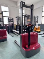 Offre Spéciale Worui : Chariot Élévateur Électrique à Fourche, Hauteur de Levage 3 Mètres, Capacité de Charge 1,5 Tonne, Batterie au Plomb-Acide, Électrique Latéral