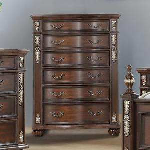 Ensemble de meubles de chambre à coucher marron - Lit capitonné sculpté orné, commode avec miroir et table de chevet - Product Image 2