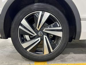 <span class=keywords><strong>2021</strong></span> pour <span class=keywords><strong>Tiguan</strong></span> X Midsize Utilisé Vente Chaude 5 Portes 5 Places SUV 330TSI Dark Turbo Gauche Cuir R15 - Product Image 6
