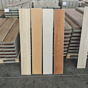 Revêtement de sol en vinyle SPC de luxe 100 % imperméable de qualité supérieure avec installation par clic pour les projets de construction commerciaux et résidentiels - Product Image 4