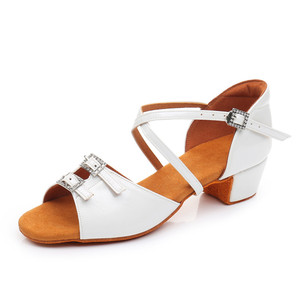 Zapatos de Baile Latino de Piel Sintética Blanca para Niñas, con Hebilla Decorada con Cuentas, Suela de Gamuza, Tacón Bajo de 3.5 cm, Zapatos de Entrenamiento para Baile de Salón - Product Image 1