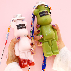 Personalizado 500ml 700ml plástico PET oso botellas portátil té oso botella desechable botella de agua - Product Image 1
