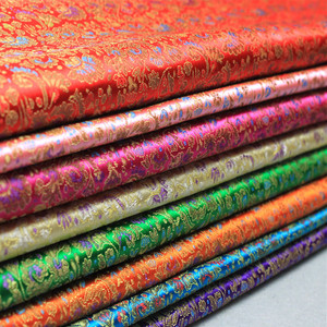 Tissu brocart traditionnel chinois en gros, populaire, 90 cm, floral, magnifique, prêt à l'emploi pour les robes de kimono, les manteaux pour femmes - Product Image 1