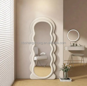 Specchio da pavimento full body con onda di vendita diretta in fabbrica, specchio aderente in velluto color crema, specchio ondulato irregolare per camera da letto delle ragazze - Product Image 3