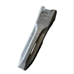 Denti di Ricambio per Benna di Escavatore 2713-1221RC, Accessori e Parti per Retroescavatore, Produzione Cinese - Product Image 1