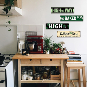 Targa in Metallo Vintage Retrò Doobie Den High Way, Decorazione da Parete per Man Cave e Bar - Product Image 3