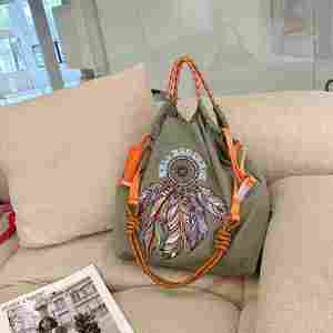 Vente en gros Sac en tissu écologique en nylon brodé pour femmes Sac à bandoulière de grande capacité - Product Image 1