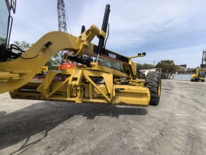 รถเกรดเดอร์ CAT 140H มือสอง พร้อมบริการบำรุงรักษาเต็มรูปแบบ ไมล์น้อย เหมาะสำหรับงานปรับระดับถนน งานก่อสร้างทางหลวง ขายแล้ว - Product Image 3