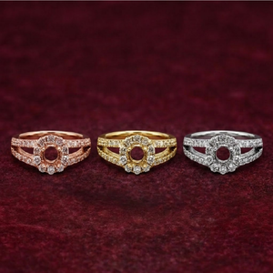 Elegante Anillo de Compromiso de Oro Blanco Sólido de 18k con Halo de Diamantes y Montura Dividida para Propuesta Romántica - Product Image 5