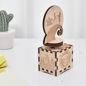 Ganzer Verkauf Holz maßge schneiderte Karussell Spieluhr für Kinder Karussell Pferd Spieluhr Großhandel Spieluhr Bestes Geschenk - Product Image 4