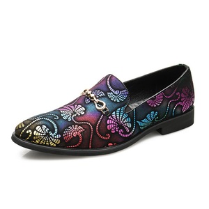 <span class=keywords><strong>Scarpe</strong></span> Casual mocassini da <span class=keywords><strong>uomo</strong></span> con Slip-On a punta in stile britannico per un'eleganza e un Comfort senza sforzo per le Parti di danza - Product Image 1