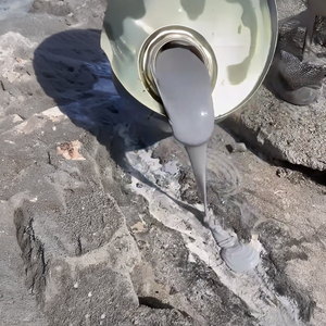 Scellant d'injection élastique liquide en polyurée pour la réparation des fissures dans les murs et le béton, revêtement imperméable injecté par <span class=keywords><strong>machine</strong></span> - Product Image 4