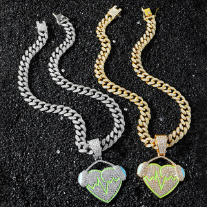 Collar con Colgante de Auriculares con Diseño Innovador y Personalizado Estilo Hiphop con Corazón, de Aleación, para Hombre, Joyería de Moda, Novedad 2026 - Product Image 1