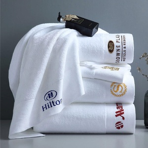 Serviettes <span class=keywords><strong>de</strong></span> <span class=keywords><strong>Bain</strong></span> Luxe Écologiques en Coton Biologique <span class=keywords><strong>600g</strong></span>, 16s Brodé Hypoallergénique, Gants <span class=keywords><strong>de</strong></span> Toilette Séchage Rapide avec Logo Tissé pour Adultes - Product Image 1
