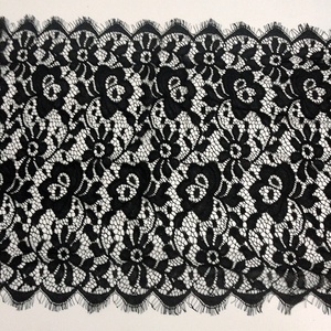 Adorno de encaje Chantilly bordado de flores maravillosas para ropa LT2199B - Product Image 2