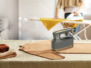 <span class=keywords><strong>Plancha</strong></span> <span class=keywords><strong>de</strong></span> <span class=keywords><strong>vapor</strong></span> portátil <span class=keywords><strong>Conair</strong></span>, <span class=keywords><strong>plancha</strong></span> <span class=keywords><strong>de</strong></span> <span class=keywords><strong>vapor</strong></span> 1100 220 para ropa, <span class=keywords><strong>plancha</strong></span> eléctrica multifuncional <span class=keywords><strong>de</strong></span> aluminio para viaje 3 N 1 - Product Image 4