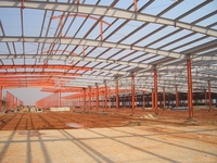 Bâtiment d'atelier industriel préfabriqué en structure acier, robuste, avec conception légère et installation rapide