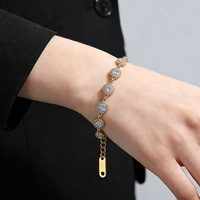 Bracelet en acier inoxydable plaqué or 18 carats avec trèfle 3D et zircon, bijoux européens tendance pour femmes, vente en gros directe d'usine