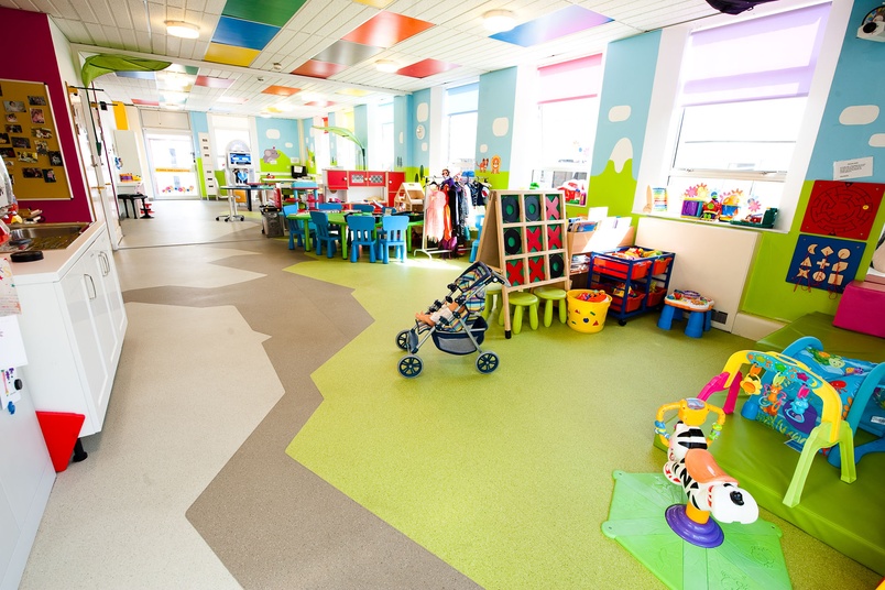 PVC vinly Fireproof homogeneous raised floor for hospital resilient homogeneous pvc non directional flooring roll