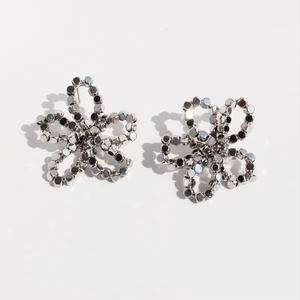 Pendientes de Acero Inoxidable con Lazo, Diseño Moderno 2025, Pendientes Redondos con Cuentas de Oro de 18K para Mujer, Joyería al por Mayor - Product Image 4