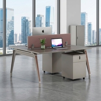 Poste de travail de bureau individuel moderne en bois avec cloison de séparation et bureau informatique, ensemble de mobilier personnalisable