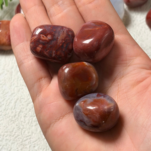 Pierre roulée en agate rouge sang [boho] en gros, très demandée, cristal, attirant la prospérité, pierre décorative, éclat de pierre sculptée - Product Image 5