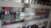 Machine automatique d'emballage et d'étiquetage de sachets