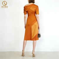 Robe d'été en satin pour femmes personnalisée, élégante, asymétrique, à épaules dénudées, drapée, robe mi-longue pour femmes, vente en gros