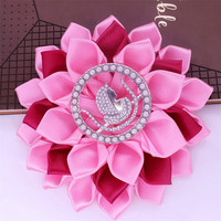 Sensibilisation au cancer du sein Royal et rose clair Satin ruban pétales faisant Corsage broche fille d'Isis symbole DOI fleur broche