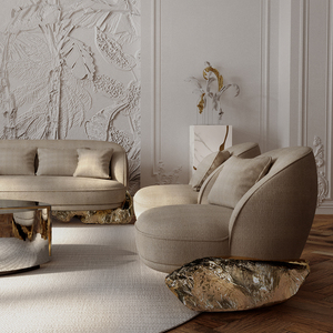 Fauteuil blanc élégant de style moderne avec base incurvée, finition laiton martelé, revêtement en polyester, inspiré du canapé des falaises azoriniennes - Product Image 2