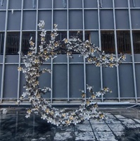 Sculpture florale en acier inoxydable soudé, sculpture d'art extérieure personnalisée pour jardin et décoration commerciale