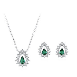Nuevo Conjunto de Collar y Pendientes de Plata de Ley 925 con Esmeralda en Forma de Lágrima para Mujer, Elegancia de Alta Gama y Diseño Sencillo - Product Image 1