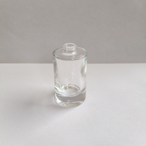 Étiquettes personnalisées avec logo, flacon de parfum en verre pressé, flacon d'échantillon de parfum, flacon de parfum en verre givré fabriqué en Chine 30ml 50ml - Product Image 2