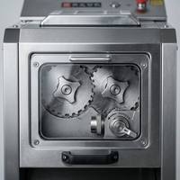 Kommerzielle Vertikale Fleischschneidemaschine aus Edelstahl mit Abnehmbarer Klinge 180 bis 200 kg pro Stunde für Fleischverarbeitungsbetriebe