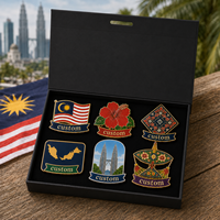 Set Bros Pin Logam Seng Enamel Kustom Malaysia Kotak Hadiah Bendera Hibiscus Menara Kembar Batik Layang-layang Peta Logo Suvenir Turis