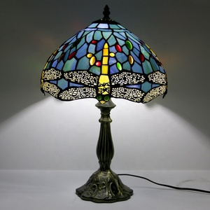 Lámpara de Mesa LongHuiJing de Alta Gama con Pantalla de Vidrio de Estilo Wisteria, LED, Alimentación por CA, Diseño Artesanal con Patrón de Libélula - Product Image 1