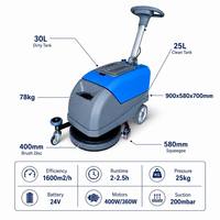Nettoyeur de sols intensif avec une pression de brosse de 25 kg et une aspiration de 200 mbar pour l'entretien des sols industriels