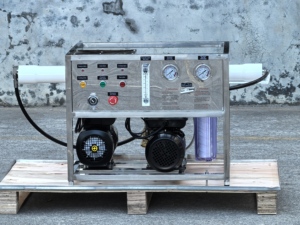 Máquina de Purificación de Agua de Mar a Sal de 60L/Hora, Sistema de Purificación de Agua para Barcos con Bomba de Agua de Mar, Purificador de Agua Portátil con Pajita - Product Image 2