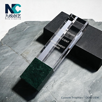 Trophée personnalisé en cristal K9 avec base en marbre et logo gravé pour événements sportifs et récompenses d'entreprise, OEM ODM