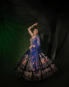 Lehenga Choli Tradicional de Muselina de Algodón con Estampado Digital y Trabajo de Espejo para Navratri, con Latkan Hecho a Mano, Lehenga Festiva, Ropa Étnica - Product Image 4