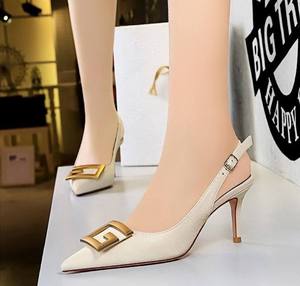 รองเท้าส้นสูงหัวแหลมสำหรับผู้หญิง สไตล์ลำลองสำหรับใส่ทำงาน ดีไซน์เรียบหรู ทันสมัย พร้อมหัวเข็มขัดโลหะ - Product Image 6