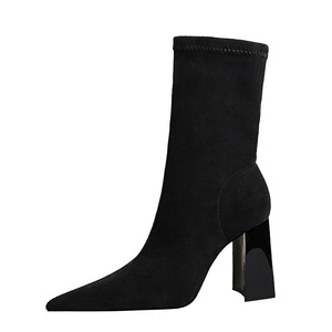 Mode simple polyvalent talon épais bottes pour femmes talon haut en cuir PU bottes pointues Sexy boîte de nuit mince bottes courtes 34-40 - Product Image 1
