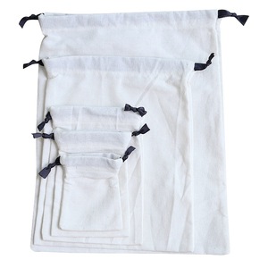 Sac en coton biologique personnalisé avec logo imprimé, pour emballer des bougies, des savons, des cadeaux, avec cordon de serrage, pochette anti-poussière en coton - Product Image 4