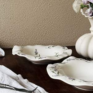 Assiette de service en céramique lavande française, bord ondulé floral peint à la main, assiette à salade vintage pastorale pour le <span class=keywords><strong>petit</strong></span>-déjeuner, le dessert - Product Image 4