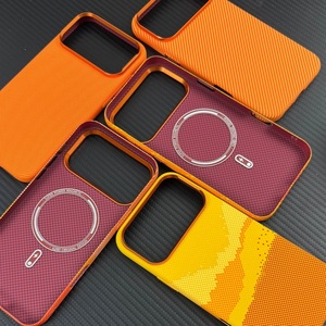 Coque PC LUXO Life Slim pour iPhone 17 Pro Max, texture <span class=keywords><strong>fibre</strong></span> de carbone <span class=keywords><strong>orange</strong></span>, coque arrière magnétique de luxe avec cadre métallique pour appareil photo - Product Image 6