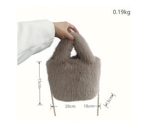 Luxe femmes fausse fourrure sac à bandoulière Simple couleur unie Cool chaîne en peluche dames messager fourre-tout sac à main à la mode - Product Image 2