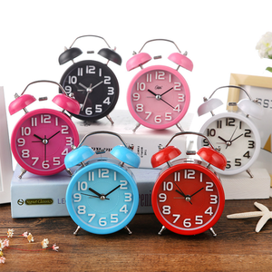 Orologio da Tavolo Solhui con Doppia Campana in Metallo da 3 Pollici, Numeri 3D, Orologio con Suoneria - Product Image 4