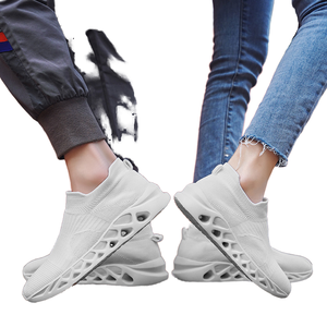 Zapatillas Deportivas Unisex Blancas de Malla Transpirable con Diseño de Calcetín, Suaves, que Aumentan la Altura, Tallas 36-48 para Hombre y Mujer - Product Image 1