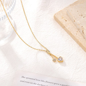 Collana da <span class=keywords><strong>Donna</strong></span> Elegante in Acciaio Inossidabile Placcato Oro 18K, Design Minimalista con Catena a Maglie e Zircone a Forma di Cuore Personalizzabile - Product Image 4