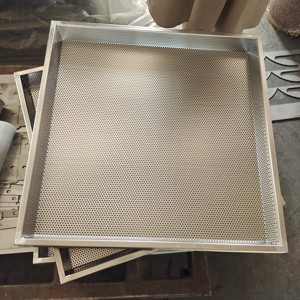 Moule à <span class=keywords><strong>pâte</strong></span> <span class=keywords><strong>feuilletée</strong></span> perforé en acier inoxydable/aluminium de taille personnalisée pour la cuisson du pain - Product Image 3